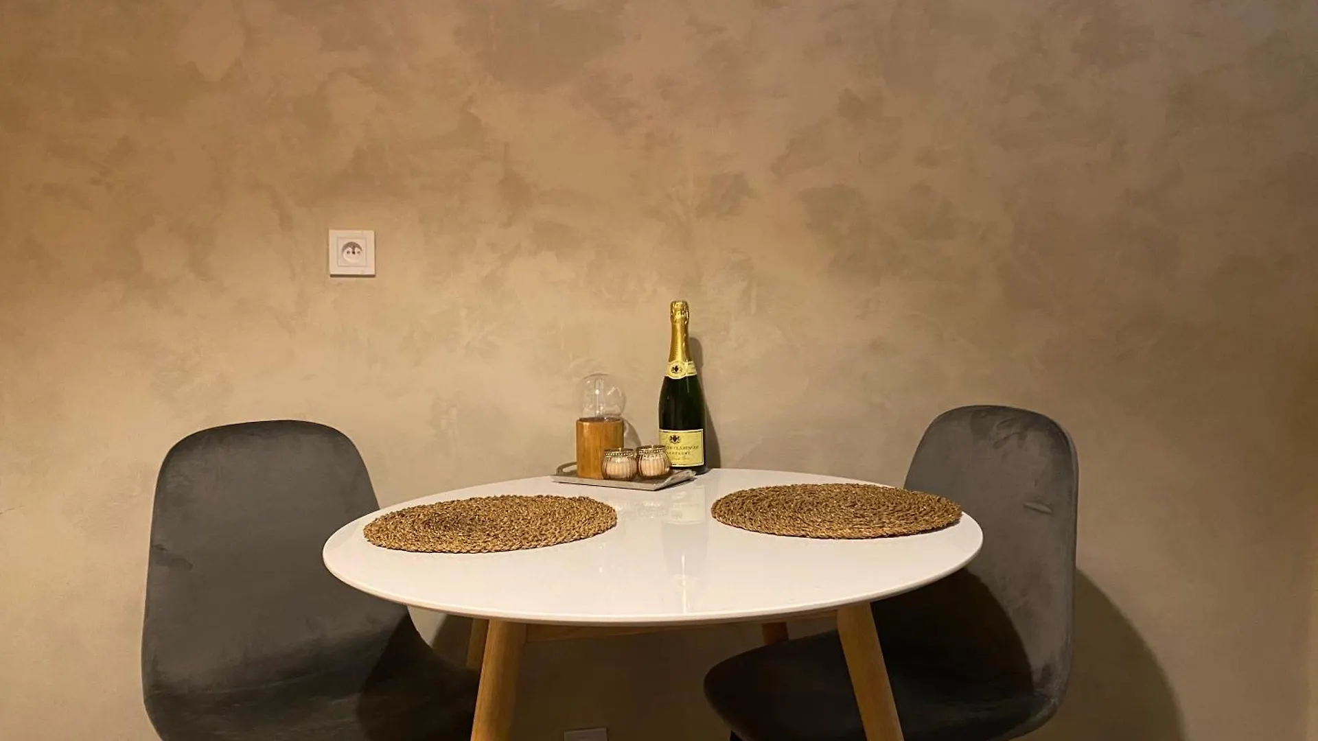 Moment Aixois Apartment Aix-en-Provence France